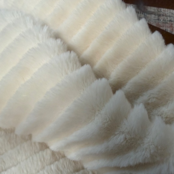 JASON WU Cream Faux Fur Midi Luxury Coat Jacket Sz M NWT - Picture 2 of 16